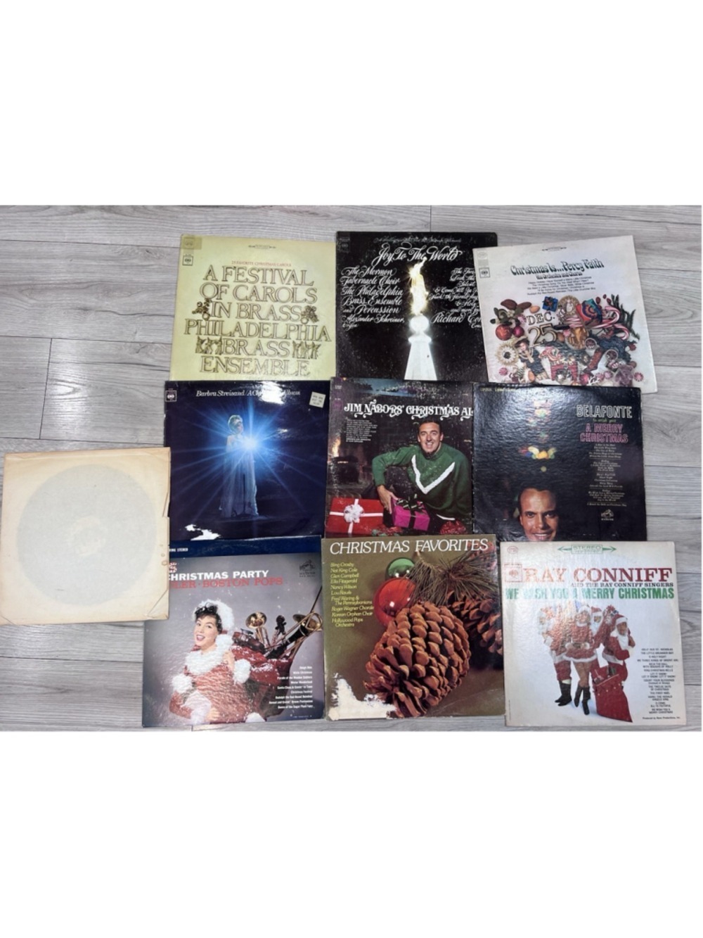 Vintage Vinyl Records Lot Of Christmas Albums Barbra Steistand, Belefonte, More